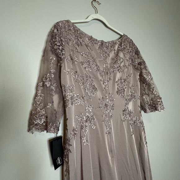 La Femme Light Mauve Jersey Gown Lace Bodice Boat Neck Long Dress Size 12 NWT - Picture 6 of 9